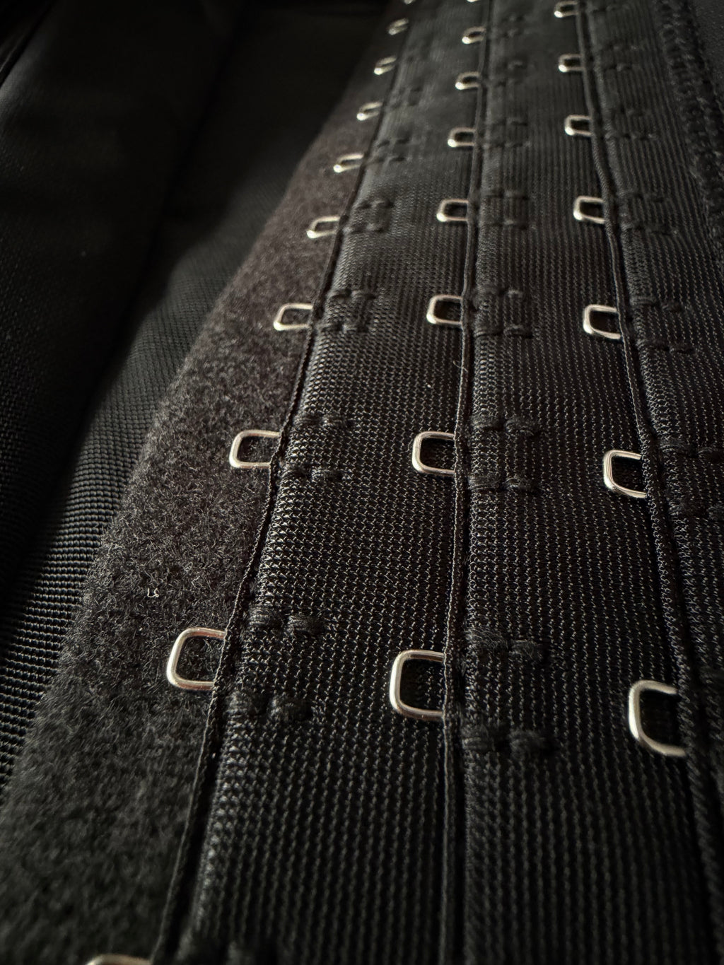 BLACK - HOURGLASS SHAPERWEAR